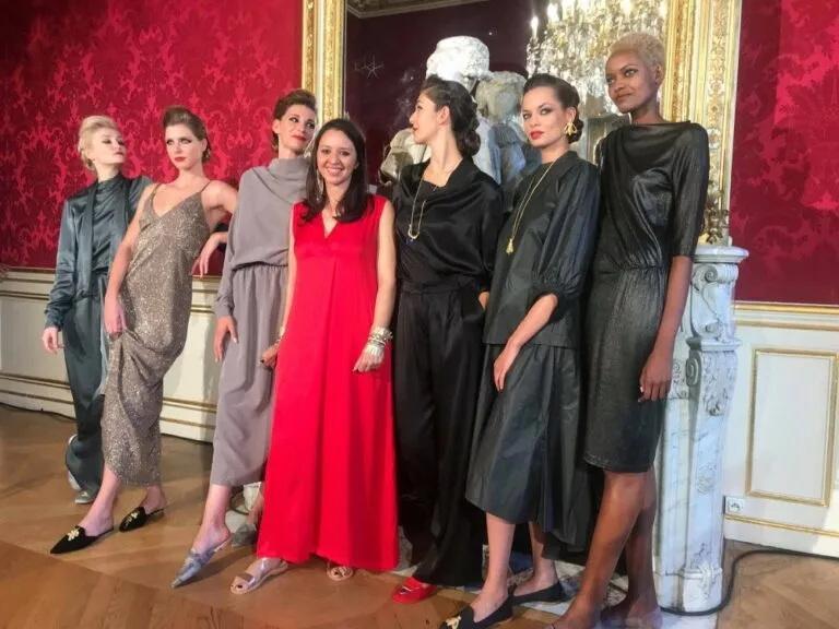H Κρητικιά σχεδιάστρια που είδε τις δημιουργίες της στην Εβδομάδα Μόδας Υψηλής Ραπτικής και στα σόου των Victoria Beckham και Isabel Marant, στο Marie Claire